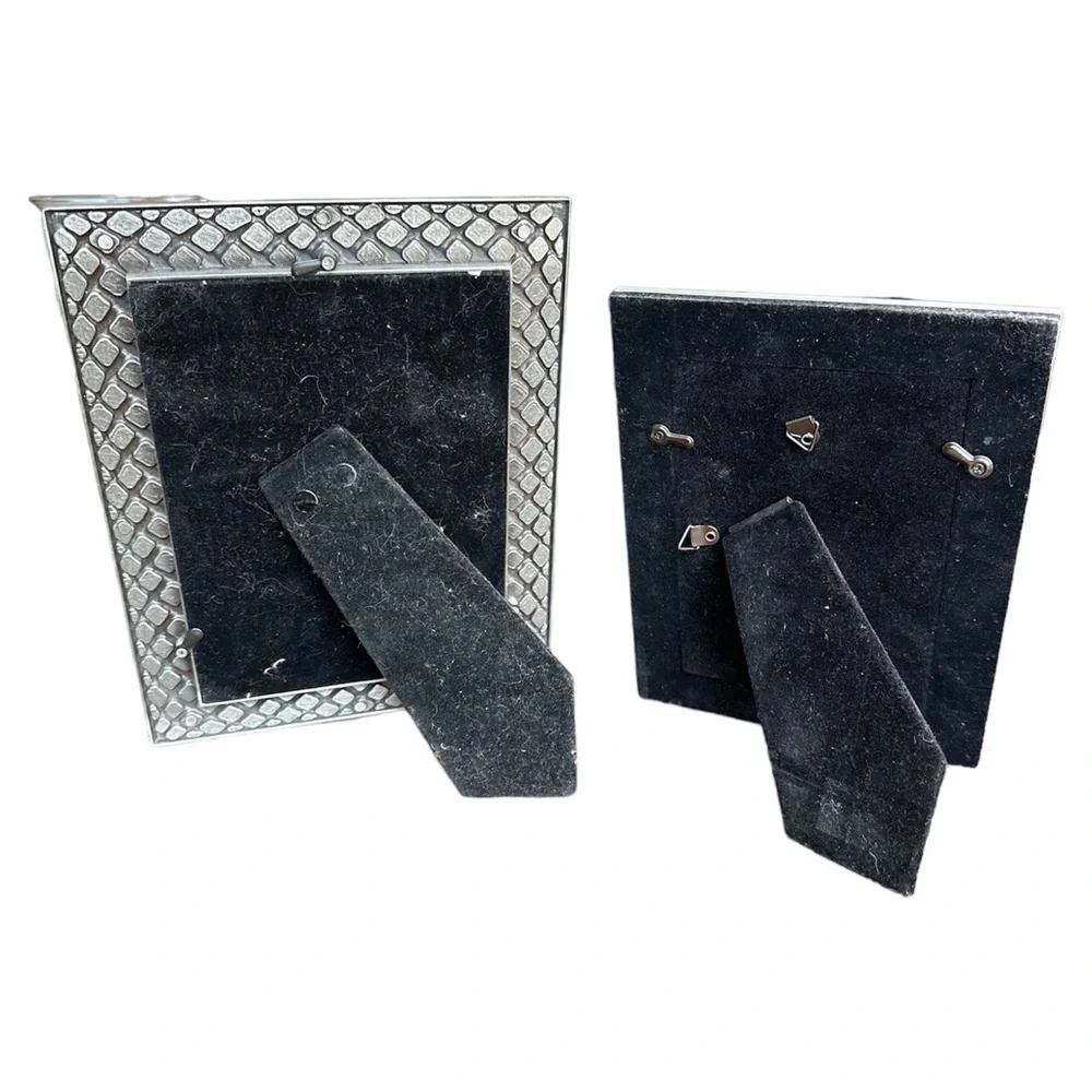 Silver coastal style table top frames set of two 4  x 6 & 5 x 7